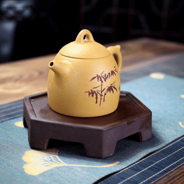 Yixing Zisha Teapot [Qinqu Qinquan] (Huangjin Duan Ni – 310ml)