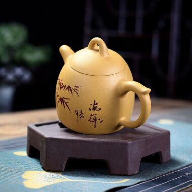 Yixing Zisha Teapot [Qinqu Qinquan] (Huangjin Duan Ni – 310ml)