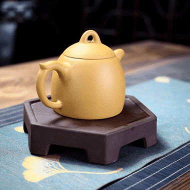 Yixing Zisha Teapot [Qinqu Qinquan] (Huangjin Duan Ni – 310ml)