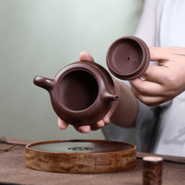 Yixing Zisha Teapot [Qu Hu] (Zi Ni – 190ml)