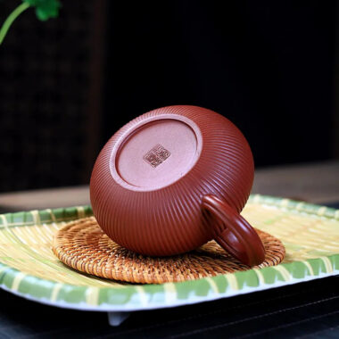 Yixing Zisha Teapot [Ribbed Antique] (Dahongpao – 280ml)