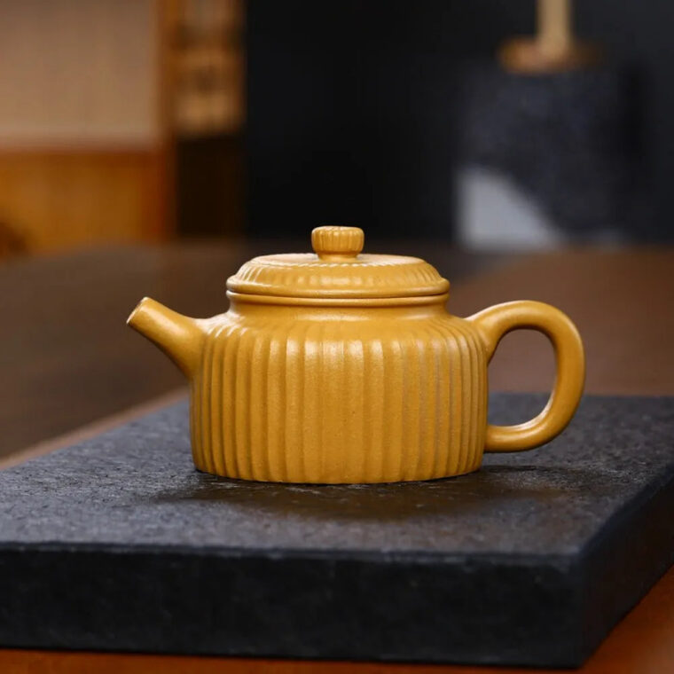 Yixing Zisha Teapot [Ribbed Dezhong] (Huang Duan Ni – 280ml)
