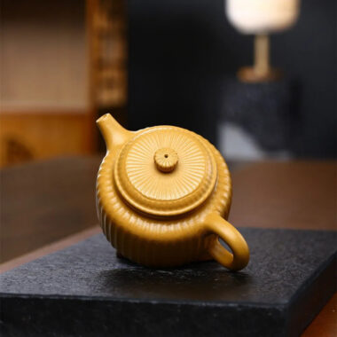 Yixing Zisha Teapot [Ribbed Dezhong] (Huang Duan Ni – 280ml)