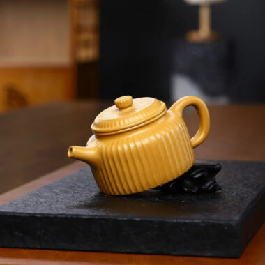 Yixing Zisha Teapot [Ribbed Dezhong] (Huang Duan Ni – 280ml)
