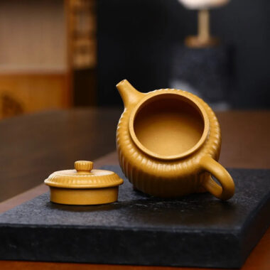 Yixing Zisha Teapot [Ribbed Dezhong] (Huang Duan Ni – 280ml)