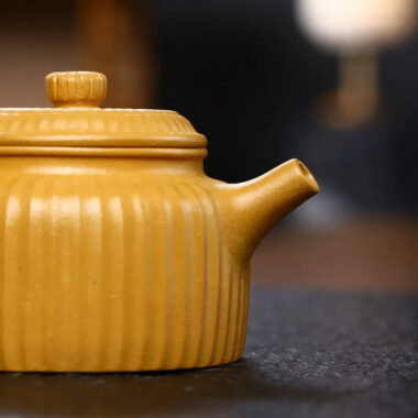 Yixing Zisha Teapot [Ribbed Dezhong] (Huang Duan Ni – 280ml)
