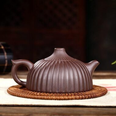 Yixing Zisha Teapot [Ribbed Petals] (Zi Ni – 210ml)