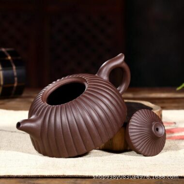 Yixing Zisha Teapot [Ribbed Petals] (Zi Ni – 210ml)