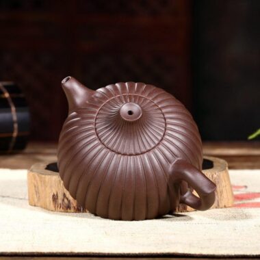 Yixing Zisha Teapot [Ribbed Petals] (Zi Ni – 210ml)