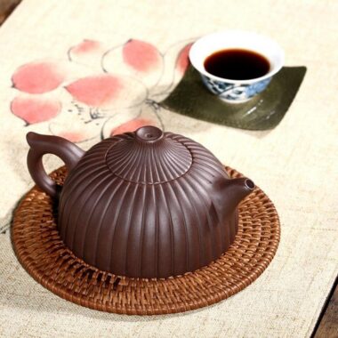 Yixing Zisha Teapot [Ribbed Petals] (Zi Ni – 210ml)