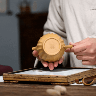 Yixing Zisha Teapot [Ribbed Yuli] (Huangjin Duan Ni – 240ml)