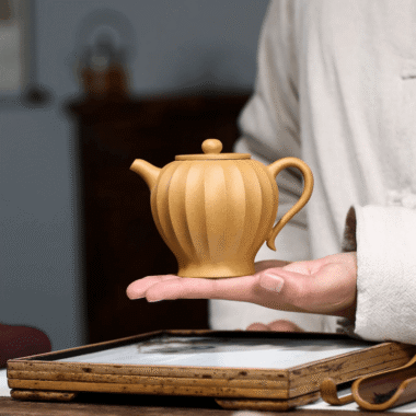 Yixing Zisha Teapot [Ribbed Yuli] (Huangjin Duan Ni – 240ml)