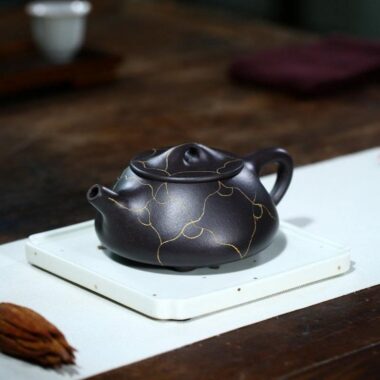 Yixing Zisha Teapot [Ruyi Gold Shi Piao] (Hei Jin Sha – 320ml)