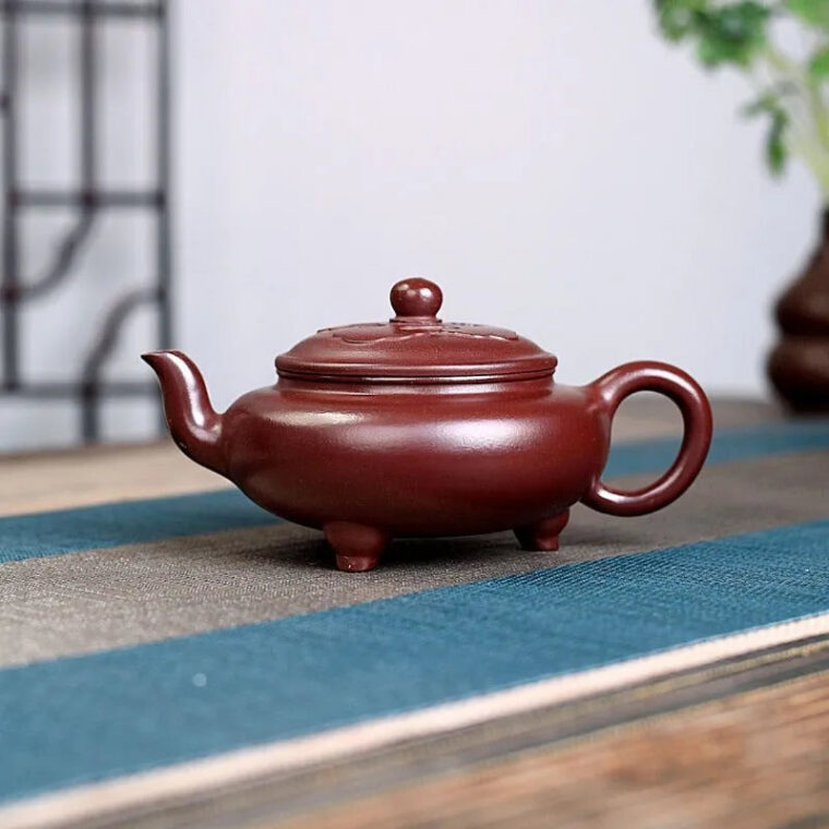 Yixing Zisha Teapot [Ruyi Tripod] (Zi Ni – 280ml)