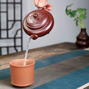 Yixing Zisha Teapot [Ruyi Tripod] (Zi Ni – 280ml)