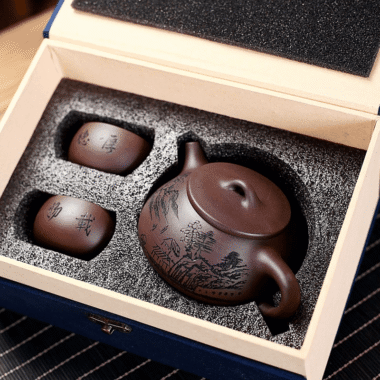Yixing Zisha Teapot Set [Jingzhou Shi Piao] (Lao Zi Ni – 210ml)
