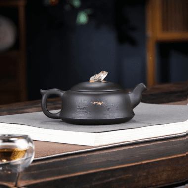 Yixing Zisha Teapot Set [Lotus Pond Moonlight] (Hei Zhu Ni – 260ml)