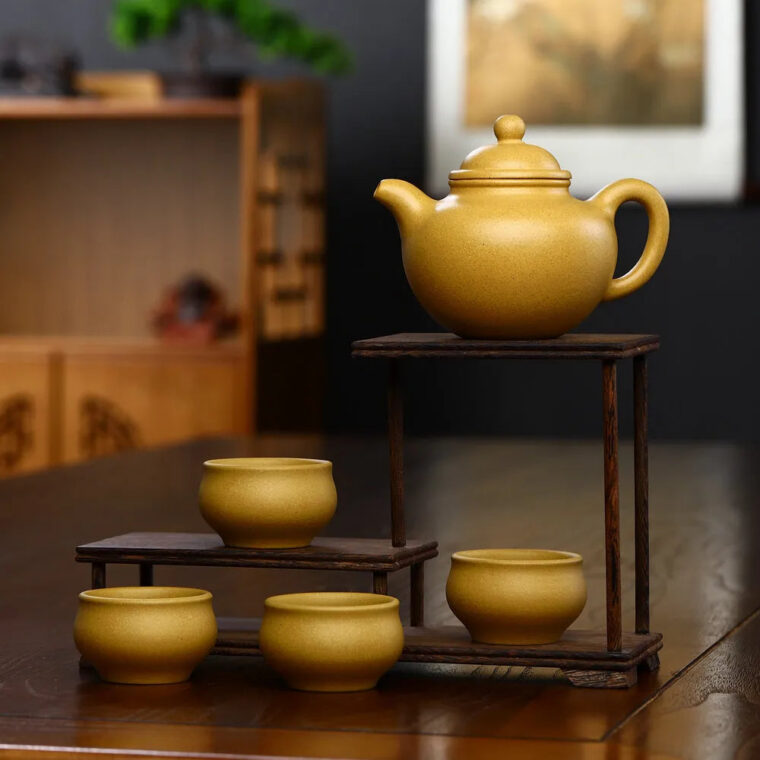 Yixing Zisha Teapot Set [Lotus Seed Pot] (Huangjin Duan Ni – 300ml)