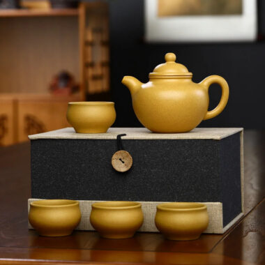 Yixing Zisha Teapot Set [Lotus Seed Pot] (Huangjin Duan Ni – 300ml)