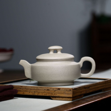 Yixing Zisha Teapot [Shang Xin Qiao] (Bai Duan Ni – 300ml)