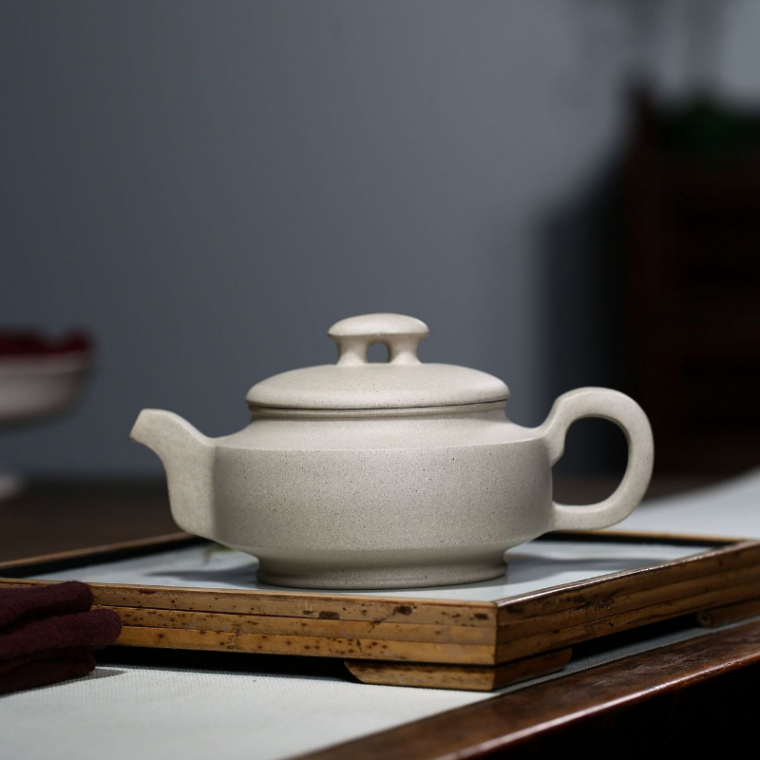 Yixing Zisha Teapot [Shang Xin Qiao] (Bai Duan Ni – 300ml)