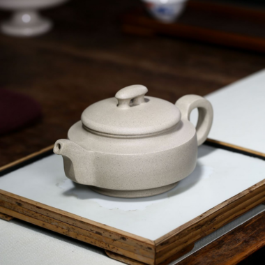 Yixing Zisha Teapot [Shang Xin Qiao] (Bai Duan Ni – 300ml)