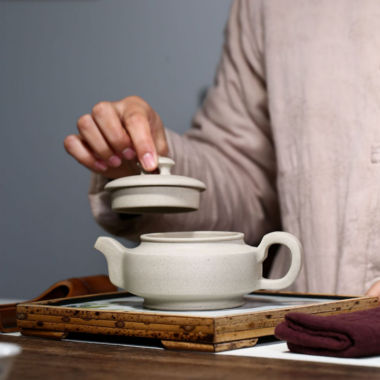 Yixing Zisha Teapot [Shang Xin Qiao] (Bai Duan Ni – 300ml)