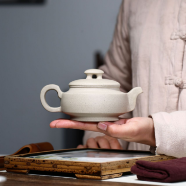 Yixing Zisha Teapot [Shang Xin Qiao] (Bai Duan Ni – 300ml)