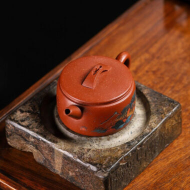 Yixing Zisha Teapot [Shanshui Hanwa] (Hong Jiang Po Ni – 220ml)