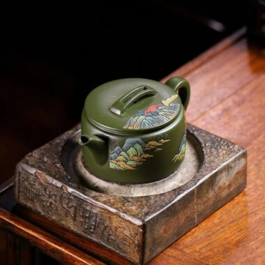 Yixing Zisha Teapot [Shanshui Hanwa] (Lu Ni – 250ml)