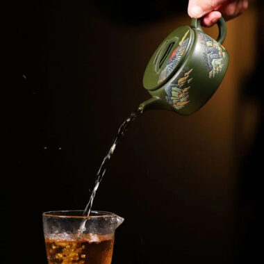 Yixing Zisha Teapot [Shanshui Hanwa] (Lu Ni – 250ml)