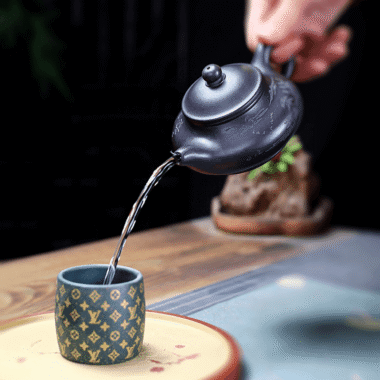 Yixing Zisha Teapot [Shanshui Yuru] (Shi Huang – 220ml)