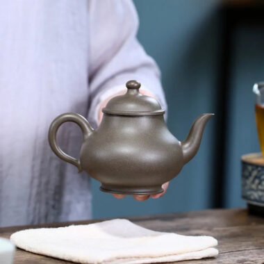 Yixing Zisha Teapot [Shen Deng Yu Hu] (Xue Ke Qing Duan Ni – 310ml)