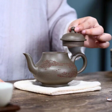 Yixing Zisha Teapot [Shen Deng Yu Hu] (Xue Ke Qing Duan Ni – 310ml)