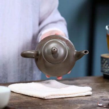 Yixing Zisha Teapot [Shen Deng Yu Hu] (Xue Ke Qing Duan Ni – 310ml)