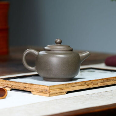 Yixing Zisha Teapot [Shuangyu Dezhong] (Qing Duan Ni – 240ml)