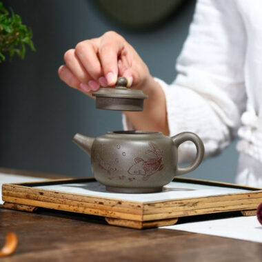 Yixing Zisha Teapot [Shuangyu Dezhong] (Qing Duan Ni – 240ml)