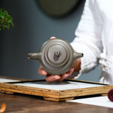 Yixing Zisha Teapot [Shuangyu Dezhong] (Qing Duan Ni – 240ml)