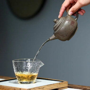 Yixing Zisha Teapot [Shuangyu Dezhong] (Qing Duan Ni – 240ml)