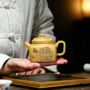 Yixing Zisha Teapot [Sifang Dezhong] (Huangjin Duan Ni – 220ml)