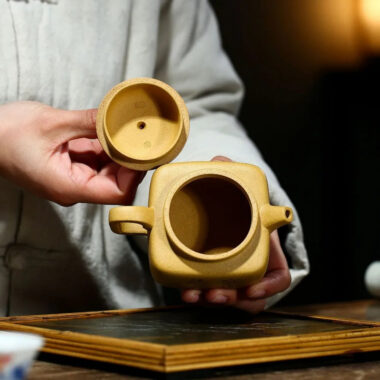 Yixing Zisha Teapot [Sifang Dezhong] (Huangjin Duan Ni – 220ml)
