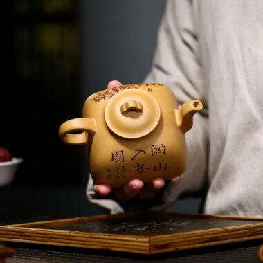 Yixing Zisha Teapot [Sifang Guling] (Huangjin Duan NI – 280ml)