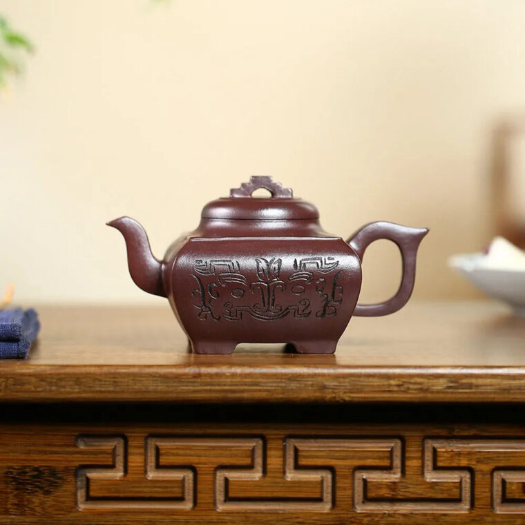 Yixing Zisha Teapot [Sifang Xiangrui] (Di Cao Qing – 270ml)