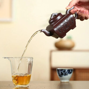 Yixing Zisha Teapot [Sifang Xiangrui] (Di Cao Qing – 270ml)