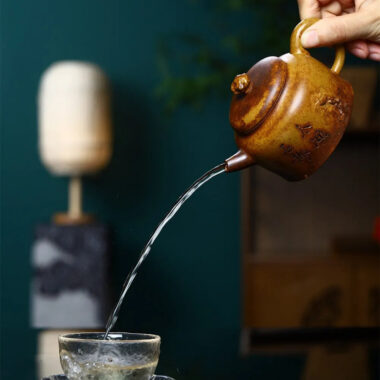 Yixing Zisha Teapot [Taihu Shi De Zhong] (Longgu Jin Sha – 220ml)