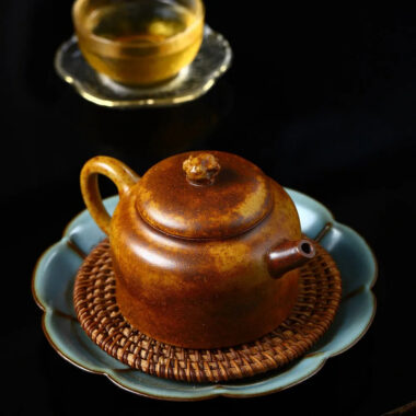 Yixing Zisha Teapot [Taihu Shi De Zhong] (Longgu Jin Sha – 220ml)