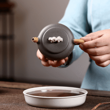 Yixing Zisha Teapot [Taihu Stone Qingyi] (Qinghua Duan Ni – 200ml)