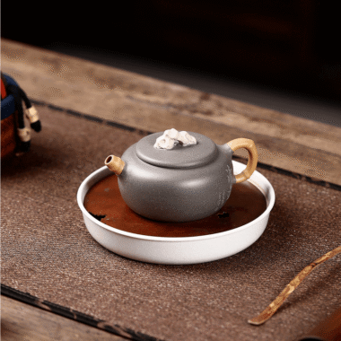Yixing Zisha Teapot [Taihu Stone Qingyi] (Qinghua Duan Ni – 200ml)