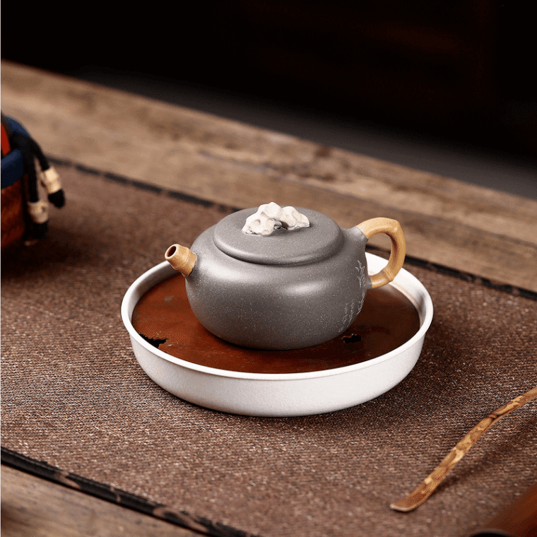 Yixing Zisha Teapot [Taihu Stone Qingyi] (Qinghua Duan Ni – 200ml)