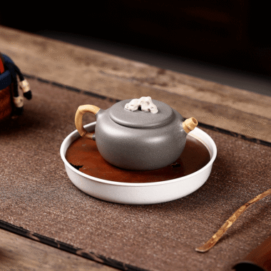 Yixing Zisha Teapot [Taihu Stone Qingyi] (Qinghua Duan Ni – 200ml)